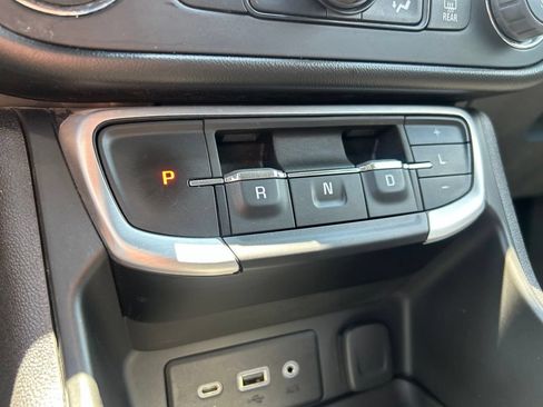 Used 2022 GMC Terrain SLE w/ Driver Convenience Package AWD/4WD image 31