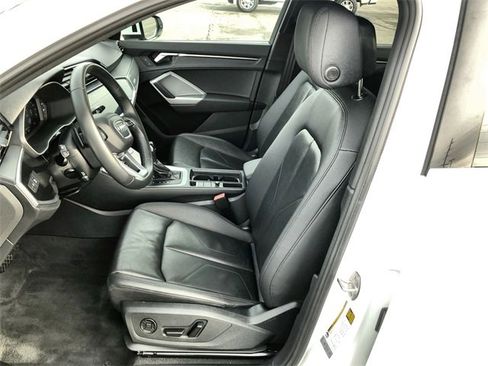 Used 2025 Audi Q3 2.0T Premium image 11
