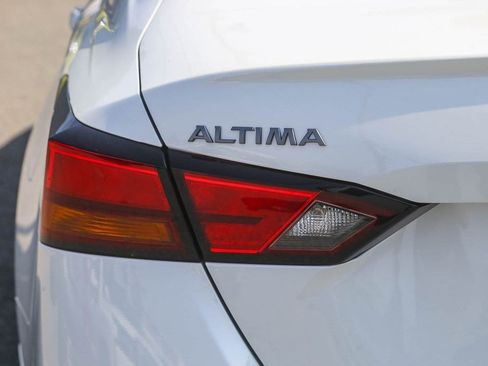 New 2026 Nissan Altima 2.5 SV FWD image 9