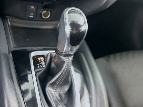 Used 2017 Nissan Rogue SV w/ SV Premium Package image 23