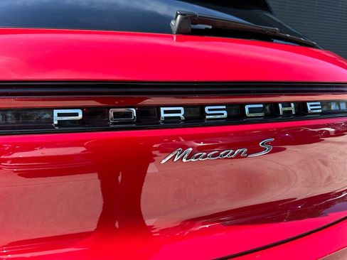 Certified 2024 Porsche Macan S AWD/4WD image 14
