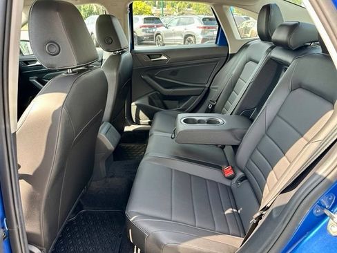 Used 2024 Volkswagen Jetta SE w/ Panoramic Sunroof Package FWD image 18