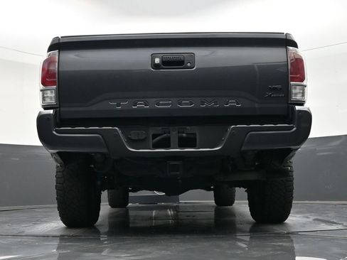 Used 2022 Toyota Tacoma TRD Sport w/ Technology Package image 23