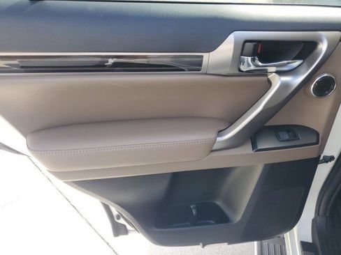 Certified 2022 Lexus GX 460 Premium AWD/4WD image 17