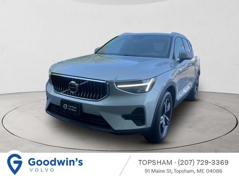 Certified 2025 Volvo XC40 B5 Core AWD/4WD image 1