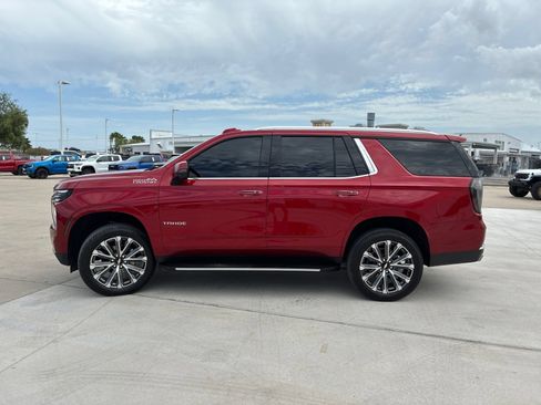 Used 2025 Chevrolet Tahoe High Country RWD image 4