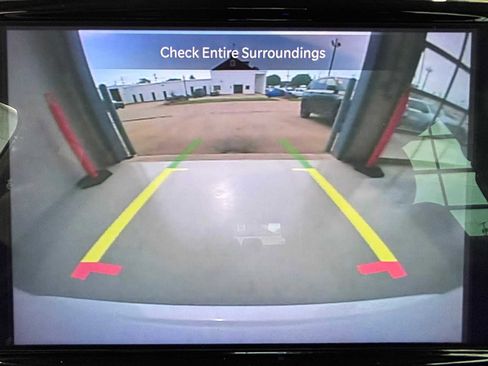 Used 2022 Chrysler Pacifica Touring-L FWD image 39