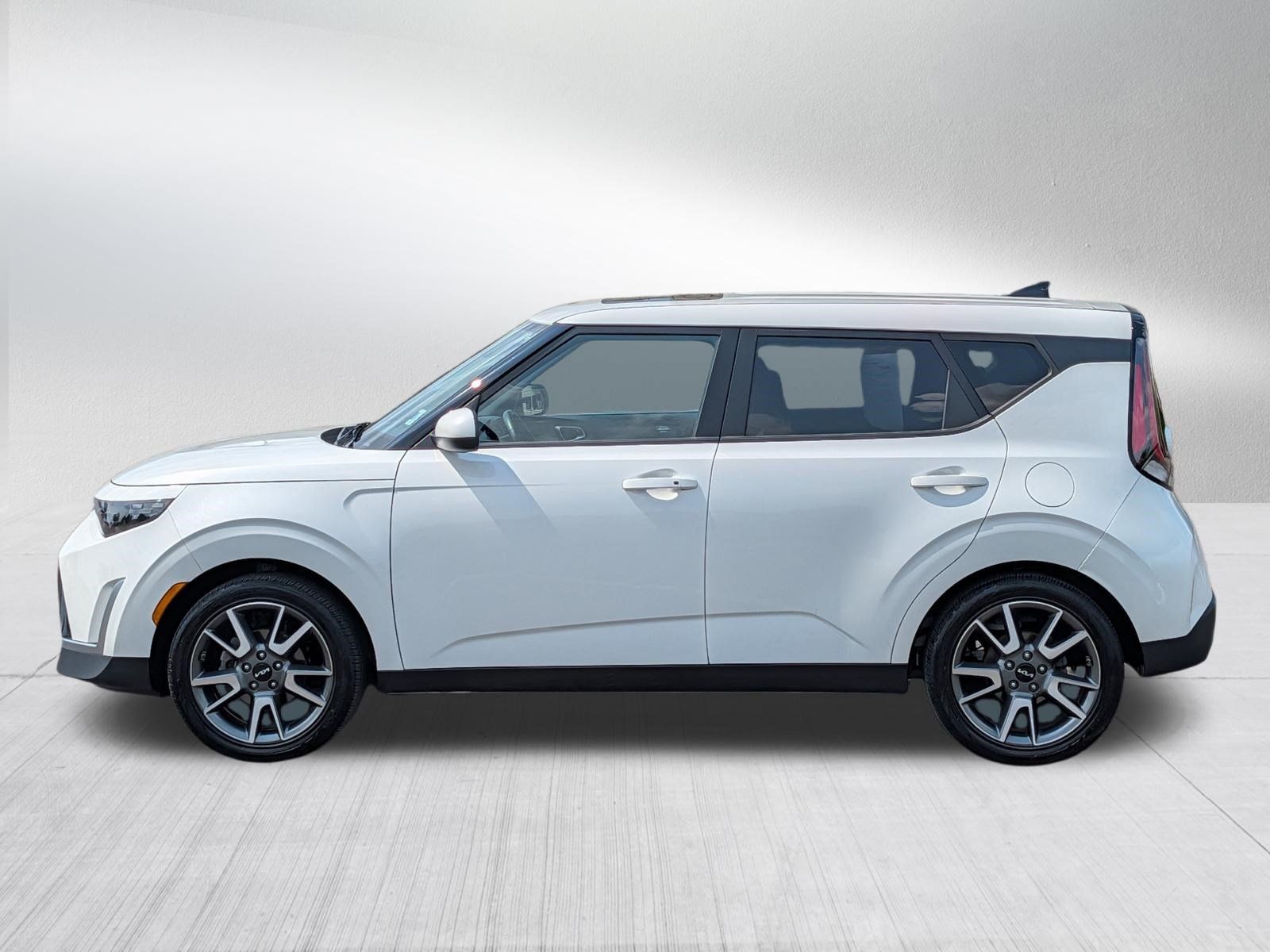 Certified 2024 Kia Soul EX w/ Option Group 015 FWD image 4