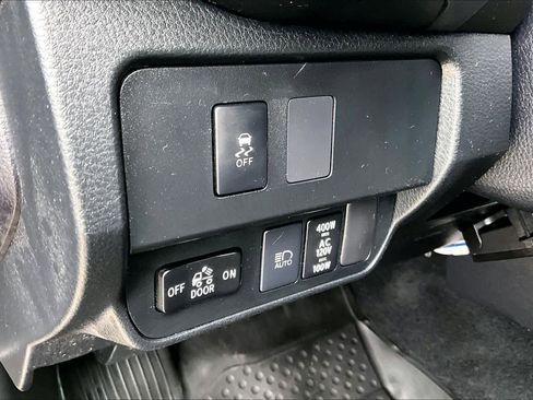 Used 2021 Toyota Tacoma TRD Sport w/ Technology Package image 32