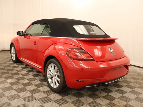Used 2019 Volkswagen Beetle 2.0T SE FWD image 3