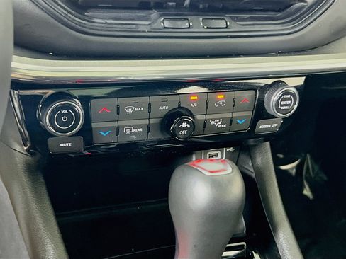 Used 2023 Jeep Compass High Altitude AWD/4WD image 16