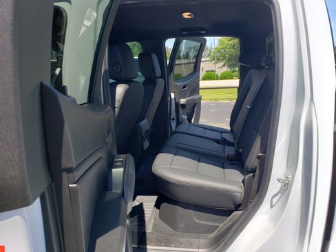 Used 2025 Chevrolet Colorado Trail Boss AWD/4WD image 28