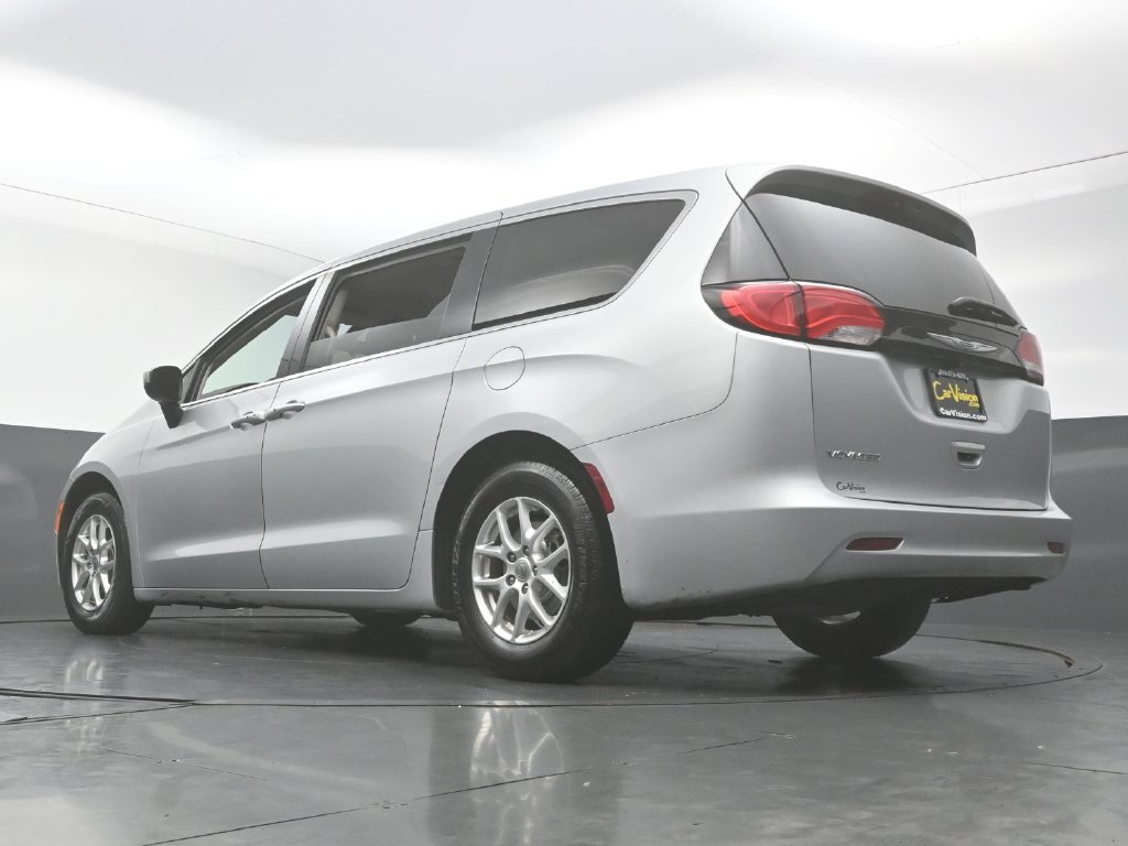 Used 2022 Chrysler Voyager LX FWD image 42