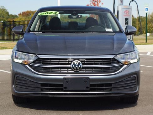 Used 2024 Volkswagen Jetta SE image 25