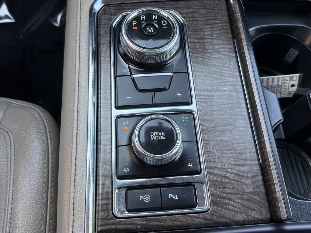 Used 2018 Ford Expedition Limited w/ Equipment Group 302A AWD/4WD image 39