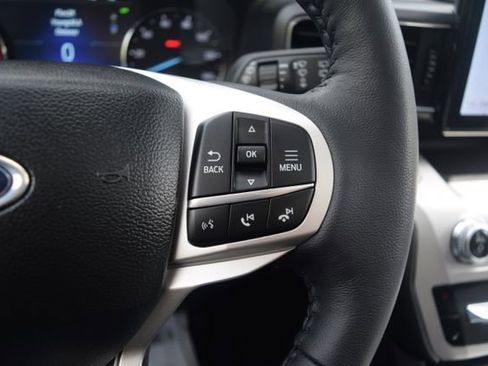 Used 2023 Ford Explorer XLT w/ Equipment Group 202A AWD/4WD image 5