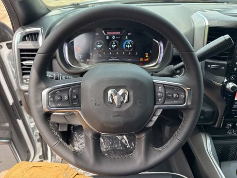 New 2026 RAM 2500 Laramie AWD/4WD image 10