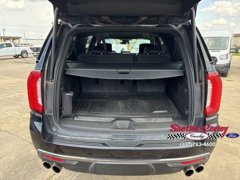 Used 2023 GMC Yukon XL AT4 w/ AT4 Premium Plus Package image 18