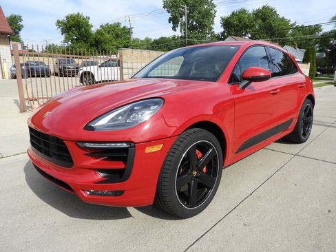 Used 2018 Porsche Macan GTS AWD/4WD image 3