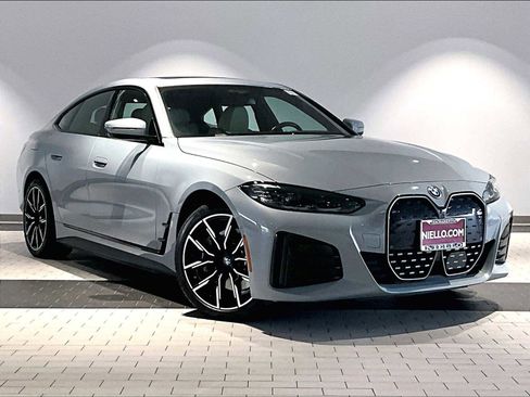Used 2022 BMW i4 eDrive40 w/ M Sport Package image 12