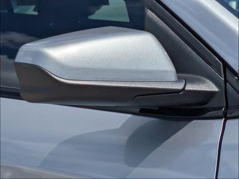 Used 2023 Chevrolet Equinox RS FWD image 12