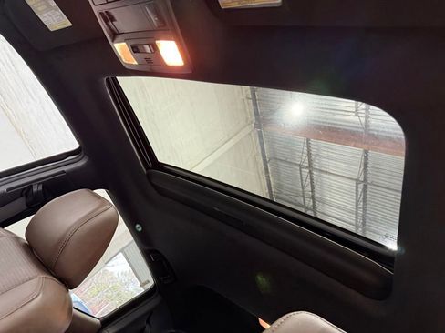 Used 2017 Toyota Tacoma Limited image 23