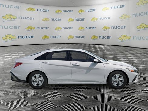 New 2026 Hyundai Elantra SE FWD image 7
