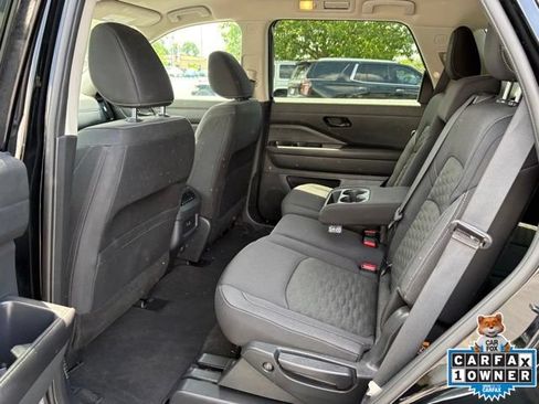 Used 2024 Nissan Pathfinder SV FWD image 23