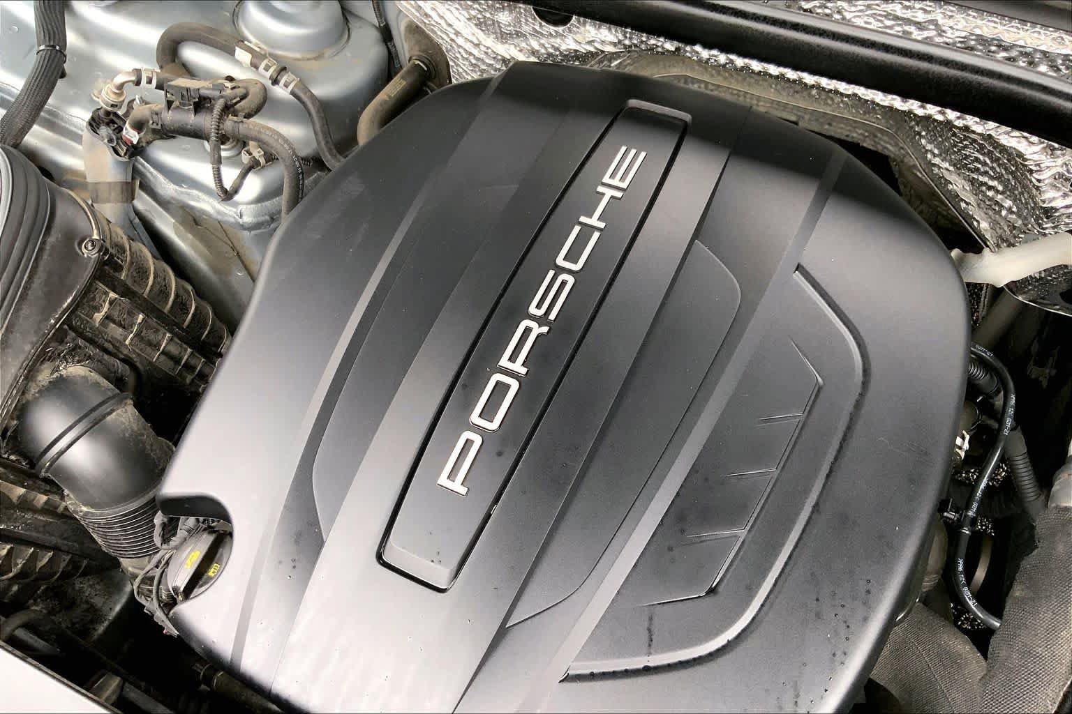 Used 2021 Porsche Macan AWD/4WD image 33