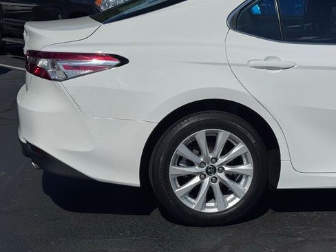 Used 2019 Toyota Camry LE w/ Carpet Mat Package FWD image 38