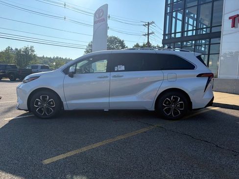 New 2026 Toyota Sienna Platinum AWD/4WD image 2