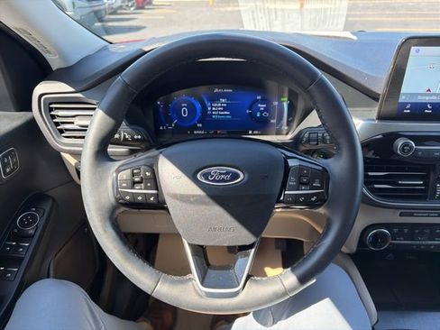 Used 2022 Ford Escape Titanium w/ Class II Trailer Tow Package image 28