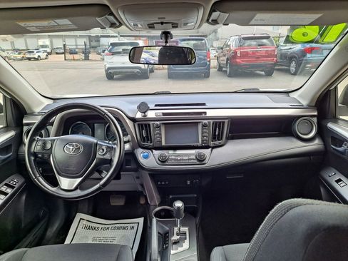Used 2016 Toyota RAV4 XLE AWD/4WD image 8