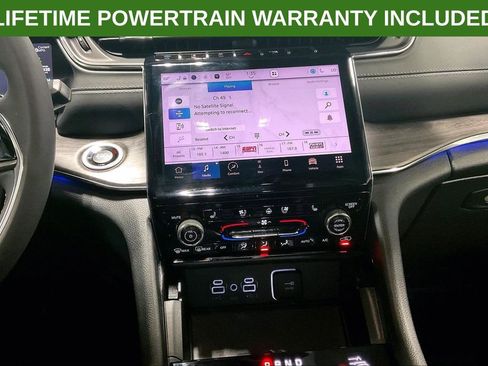 Used 2024 Jeep Grand Cherokee Overland w/ Luxury Tech Group IV AWD/4WD image 7