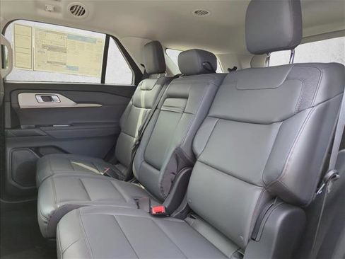 New 2026 Ford Explorer Active w/ Active Comfort Package image 17