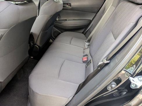 Used 2025 Toyota Corolla Cross LE FWD image 18