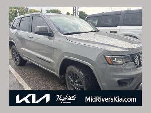 Used 2021 Jeep Grand Cherokee Laredo X AWD/4WD image 1
