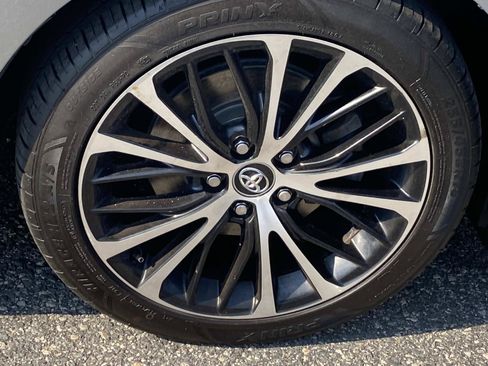 Used 2020 Toyota Camry SE w/ Carpet Mat Package FWD image 24