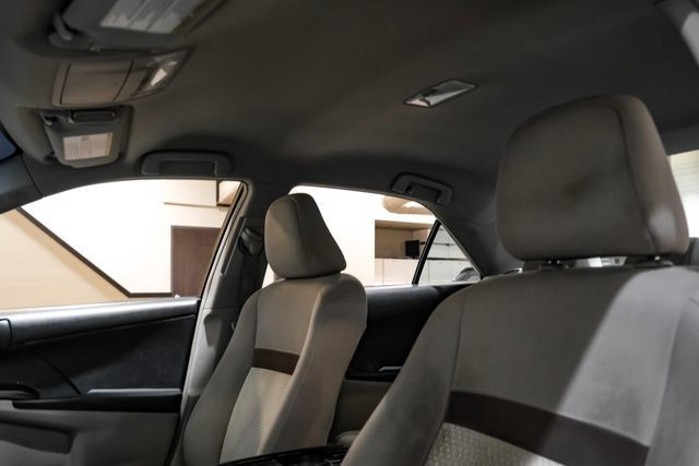 Used 2012 Toyota Camry LE FWD image 31