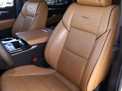 Certified 2025 Cadillac Escalade Premium Luxury w/ LPO, Floor Liner Package RWD image 19