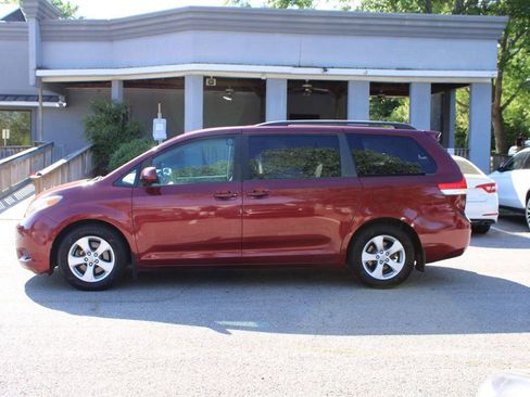 Used 2013 Toyota Sienna LE w/ Towing Pkg FWD image 4