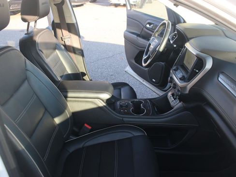 Used 2022 GMC Acadia Denali w/ Denali Ultimate Package image 39