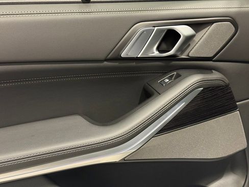 Used 2025 BMW X5 xDrive40i w/ Executive Package image 21