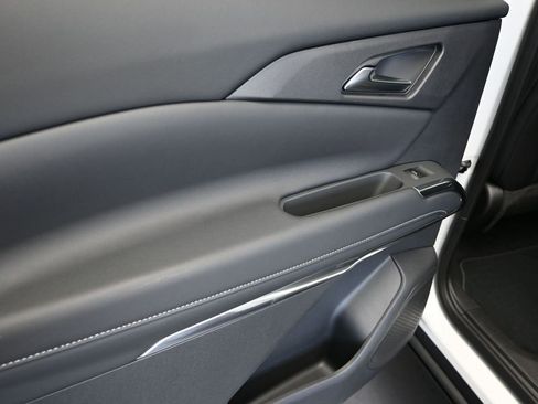 New 2026 Chevrolet Traverse LT image 15