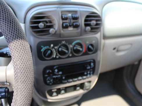Used 2001 Chrysler PT Cruiser image 8