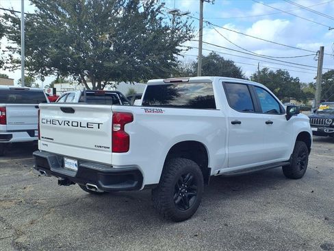 Used 2023 Chevrolet Silverado 1500 Custom Trail Boss w/ LPO, Dark Essentials Package image 2