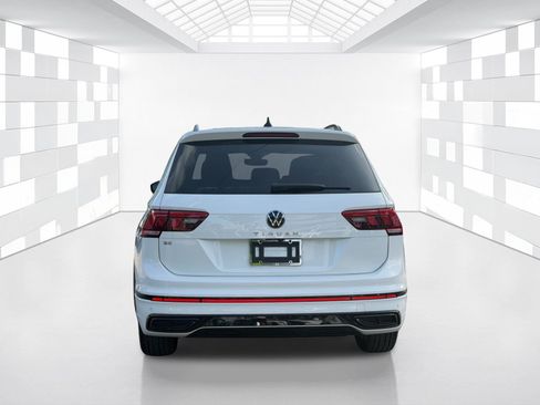 Used 2022 Volkswagen Tiguan SE R-Line FWD image 6