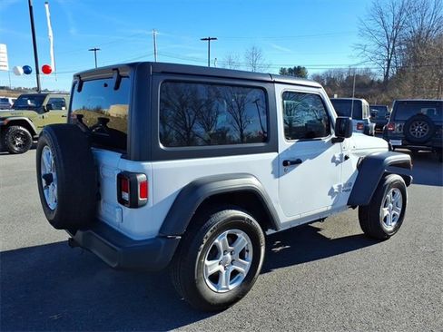 Used 2018 Jeep Wrangler Sport S image 4