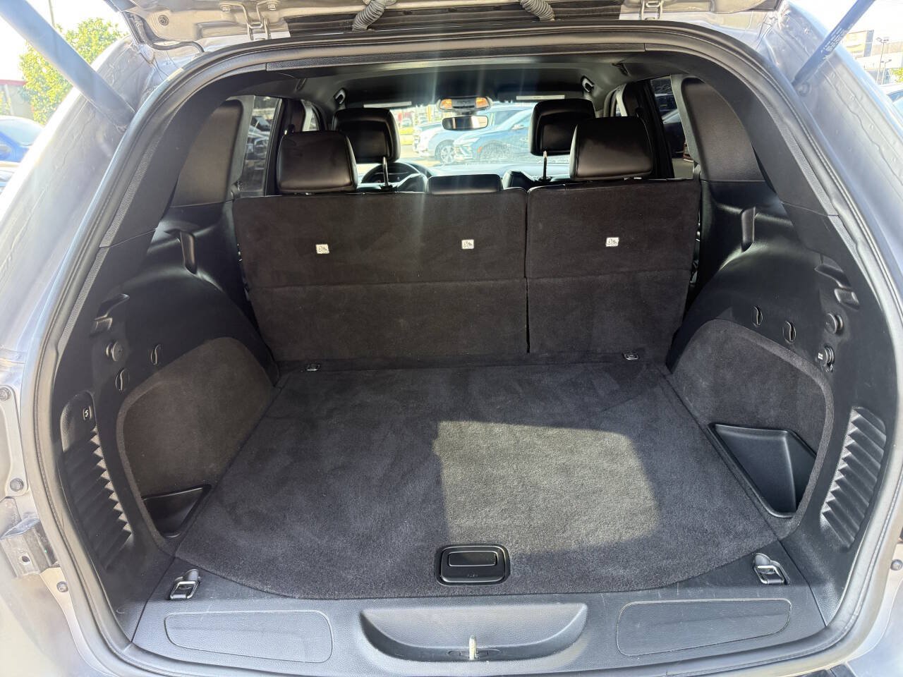 Used 2020 Jeep Grand Cherokee Altitude AWD/4WD image 30