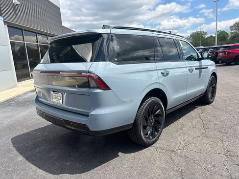 New 2026 Lincoln Navigator Reserve w/ Jet Appearance Package AWD/4WD image 7